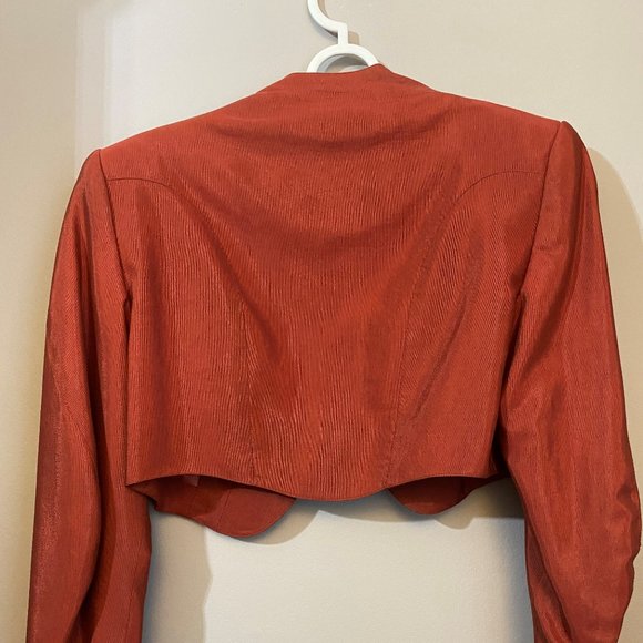 Lady's Suit - Picture 5 of 7